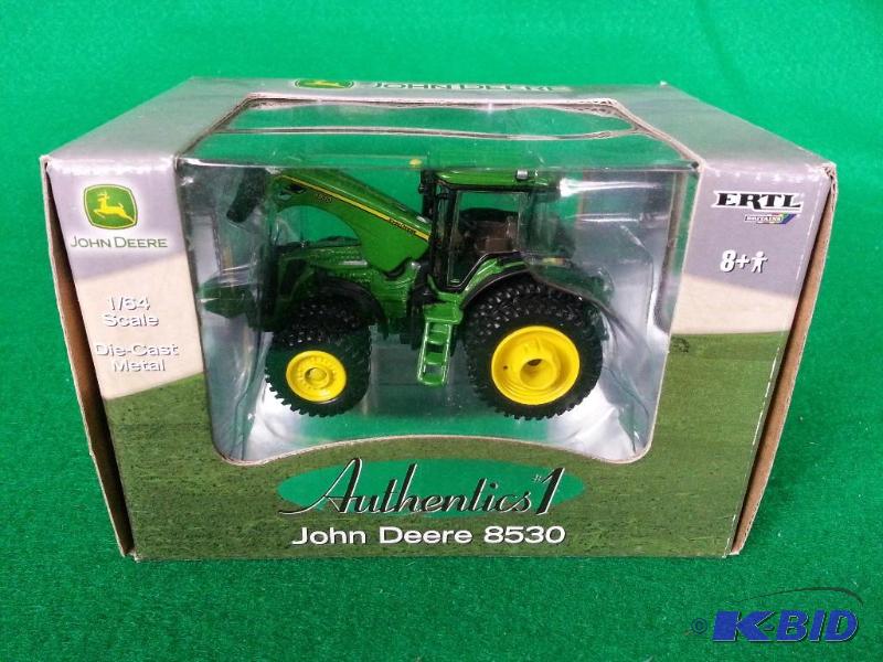 lot 48 image: Ertl John Deere 8530 Tractor 164 Scale