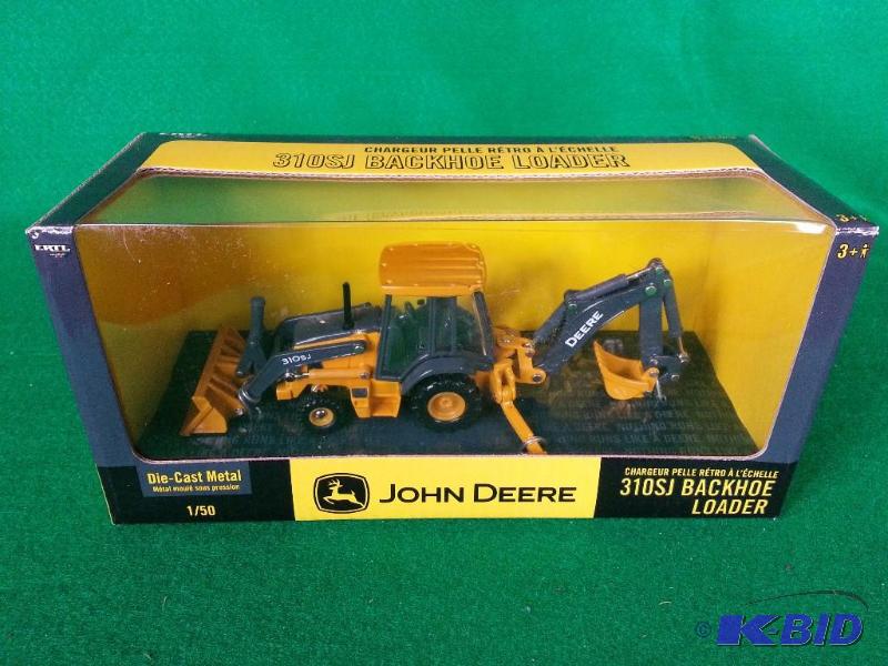 lot 55 image: Ertl John Deere 310SJ BackHoe Loader 150 Scale
