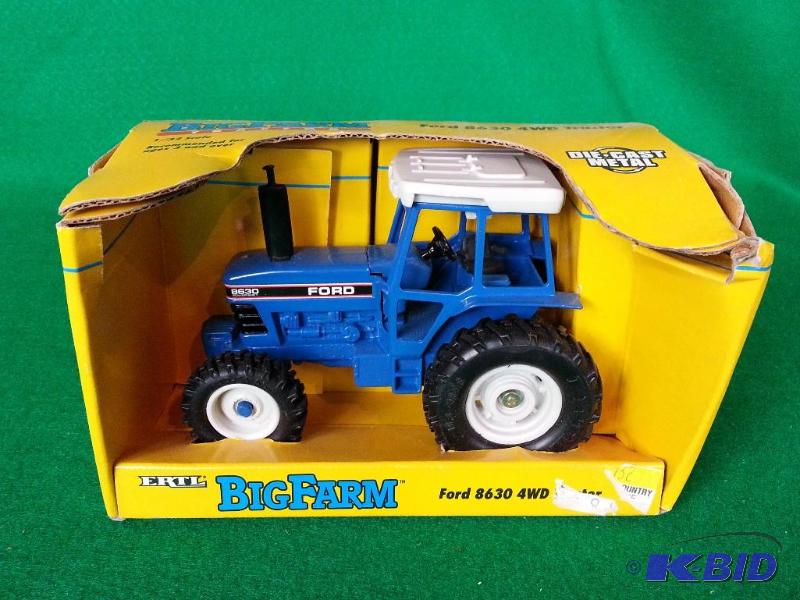 lot 71 image: Ertl Ford 8630 4 WD Tractor Big Farm 132 Scale