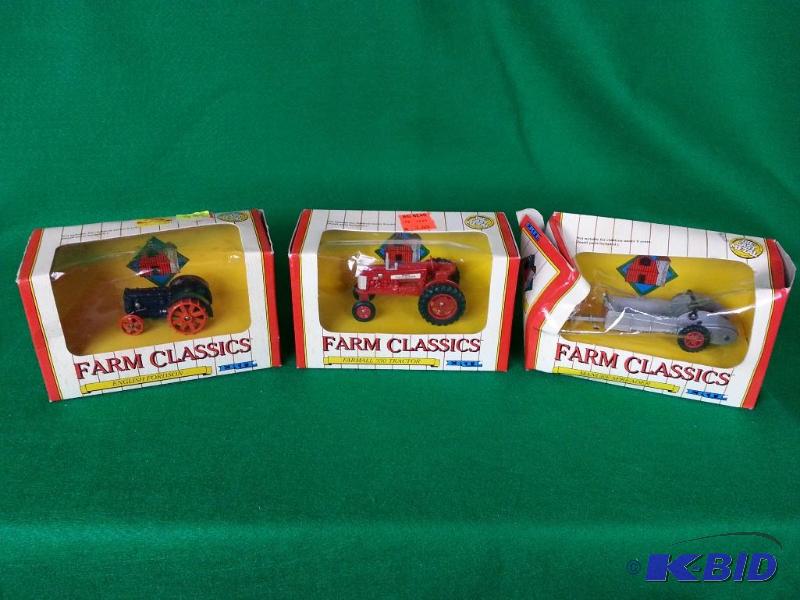 lot 73 image: Lot of (4) Ertl Farm Classics 143 Scale