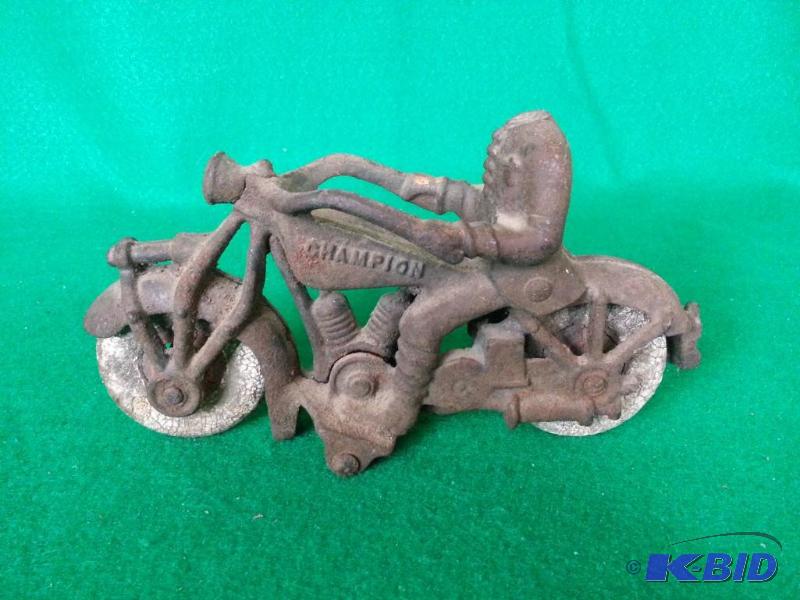lot 17 image: 1920s - 1930s Hubley () Cast Iron Champion...
