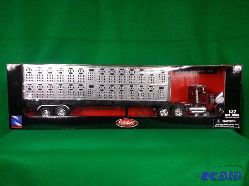 lot 24 image: NewRay Die-cast Peterbilt Model 379 w Traile...