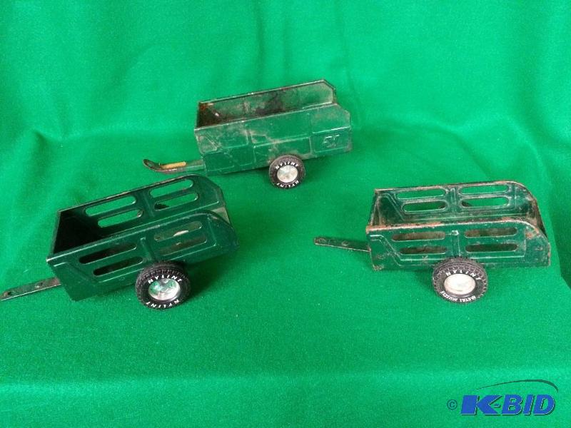 lot 42 image: Lot of (3) Vintage Nylint Pressed Steel Green...