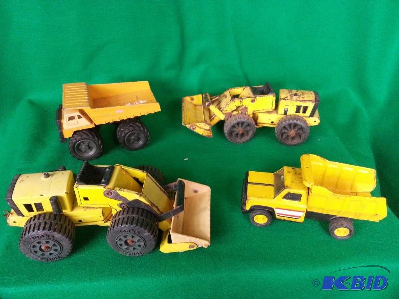 lot 43 image: Lot of (4) Trucks - Steel  (3) are Tonka (1) ...