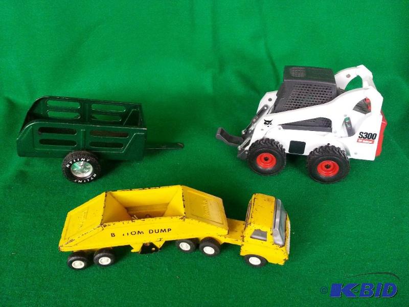 lot 47 image: Lot of (3) Mixed Vehicles Nylint Trailer, Vi...