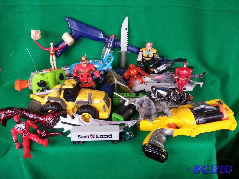 lot 52 image: BIG BOX of TOYS  Paintball Gun, Neft, A...