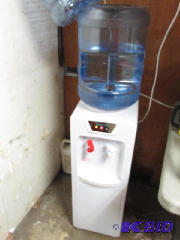 Water Cooler with extra Jug