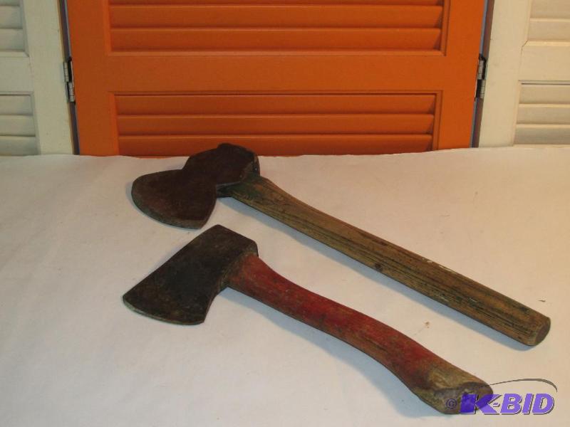 2 Hatchets - Vintage