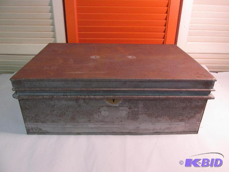 Large Metal Box - Think OUTSIDE the Box