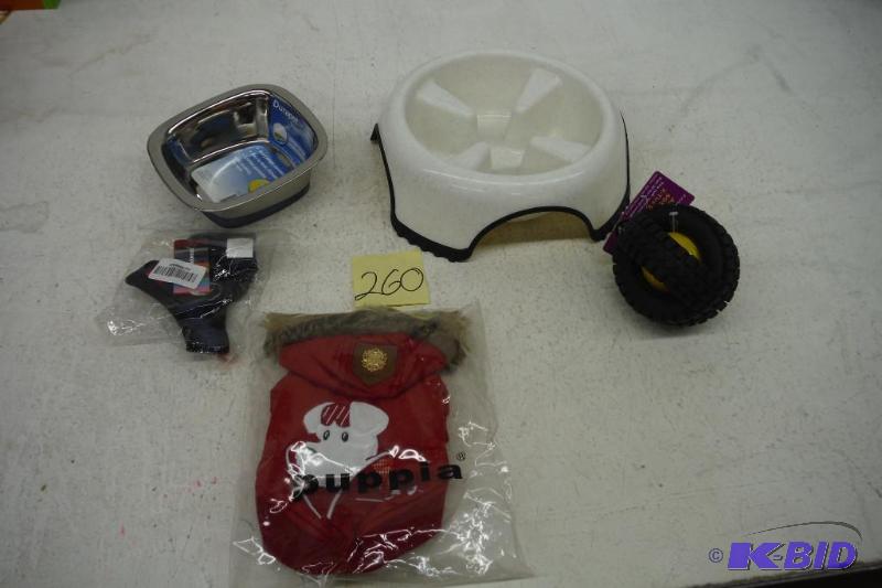 lot 260 image: Lot of 5 Brand New Dog Items