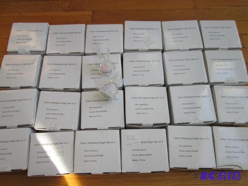 lot 105 image: Lot of 25 Lighted angels, changing colors, 2 ...