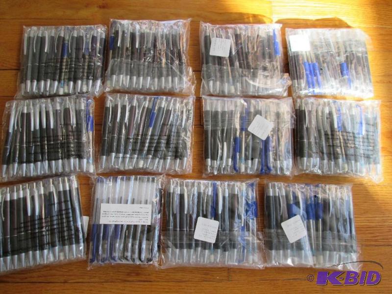 lot 106 image: Lot of 12 - 25 pack of pens, rubber grip, smo...