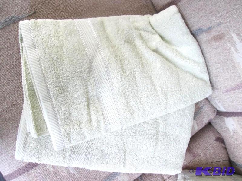 lot 14 image: Gold Coast 100% Egyption cotton 2 piece thirs...
