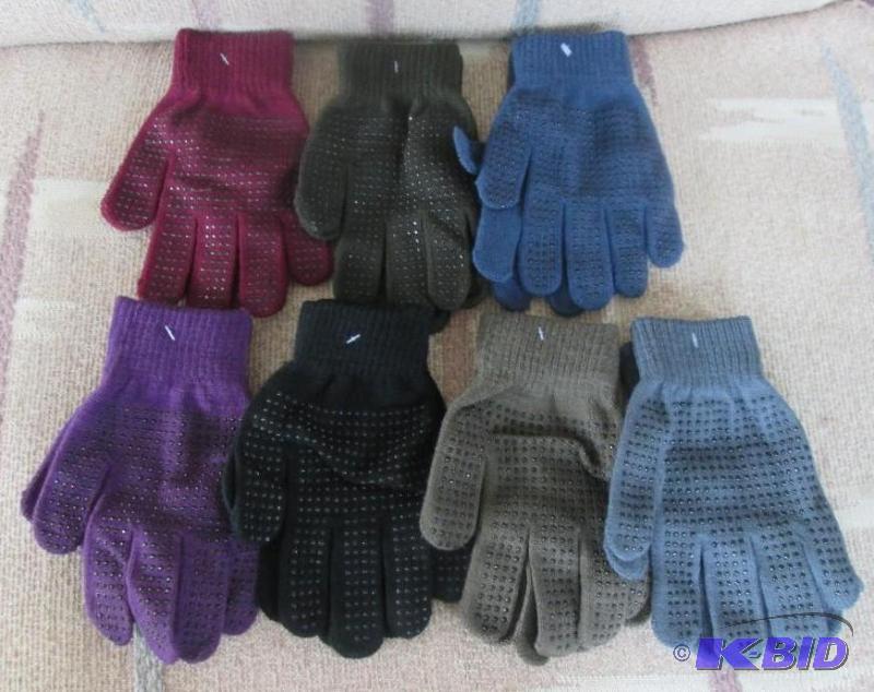 lot 38 image: Womens Gloves with Grip on palms 7 pairs...