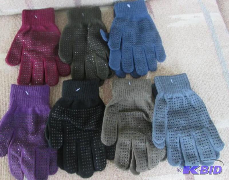 lot 41 image: Womens Gloves with Grip on palms 7 pairs...