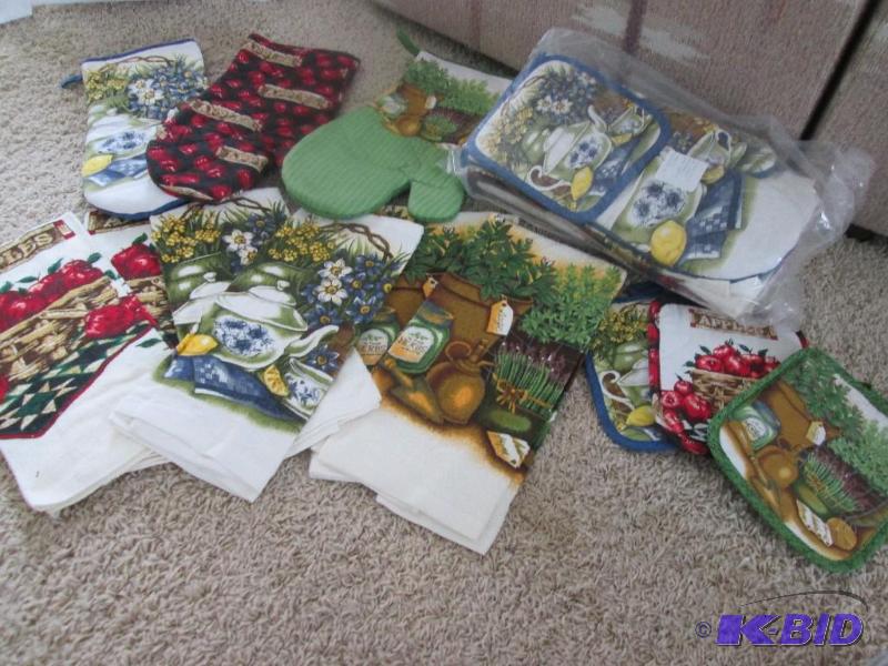 lot 5 image: 2 sets of 12 pc kitchen towel and potholder s...