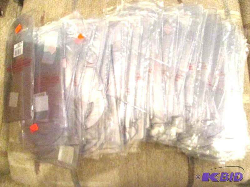 lot 89 image: Lot of approx. 85 2 pack bags of poly hangers...