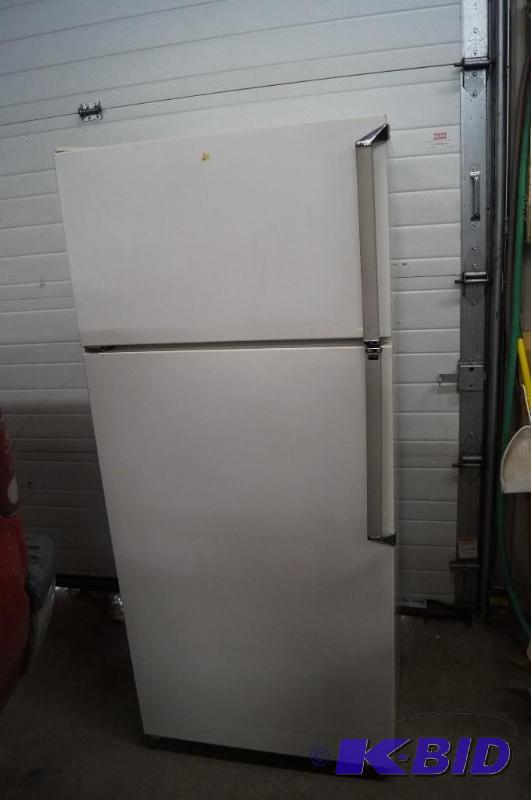 Refrigerator