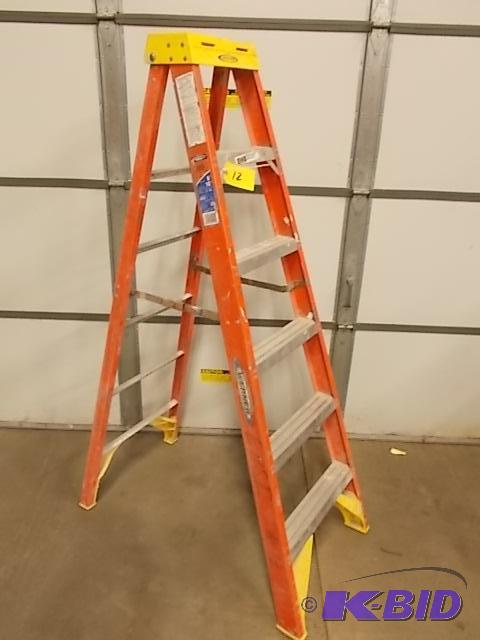 Werner 6 Fiberglass Step Ladder, 300 lb. Cap...