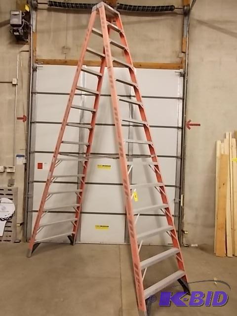 Werner 14 2-Sided Fiberglass Step Ladder, 30...