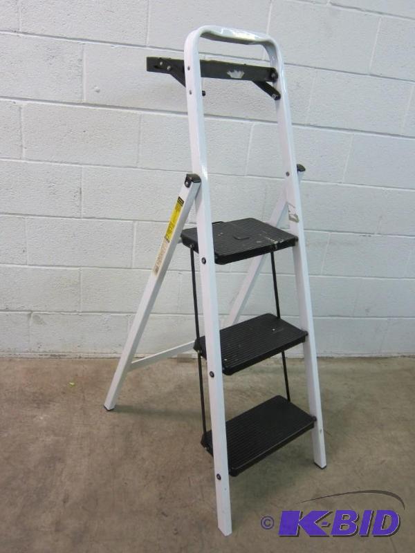lot 15 image: Tricam Industries Stepladder