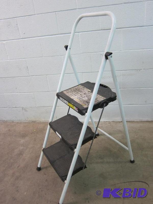 lot 16 image: Stapleton Stepstool