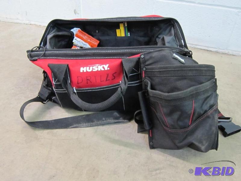 lot 21 image: Husky Zippered Canvas Tool Box