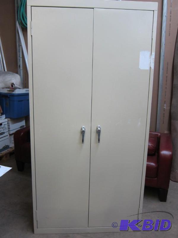 lot 25 image: Large Steel Cabinet