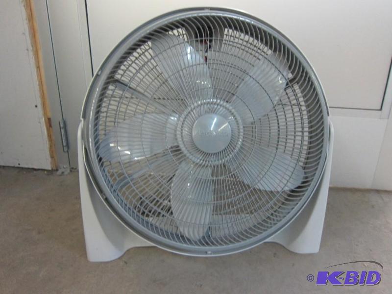 lot 27 image: AeroSpeed Floor Fan