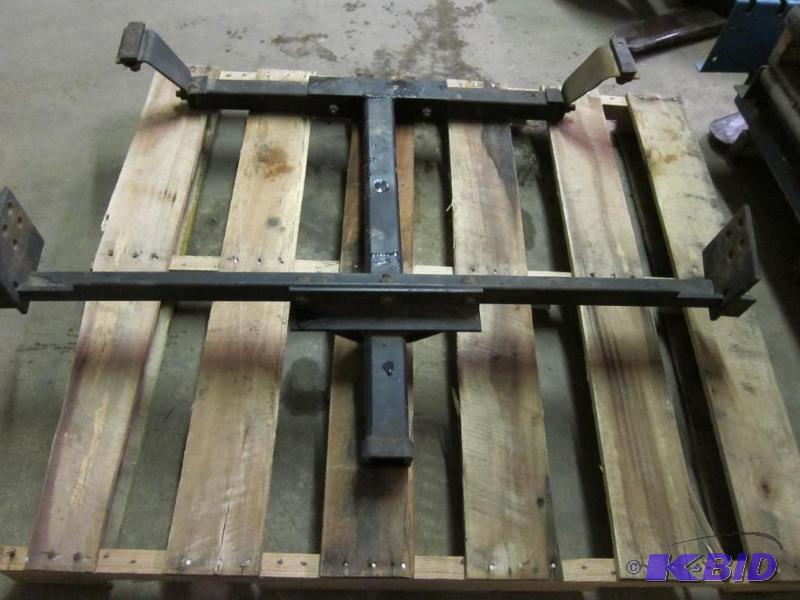 lot 3 image: Under Car Receiver Hitch