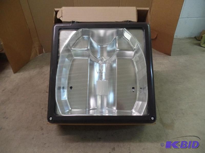 lot 31 image: 2 Lithonia Outdoor Lights