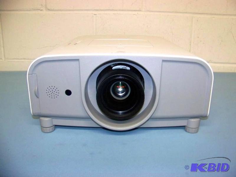 lot 19 image: Sanyo, PLC-XT35L, LCD Projector
