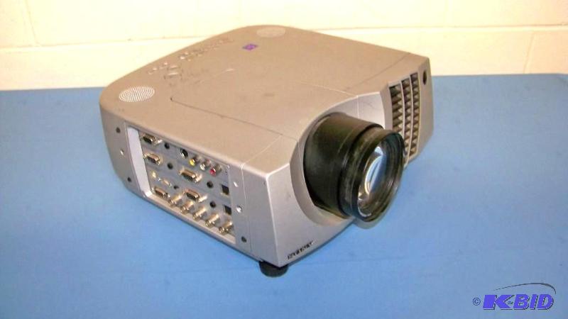 lot 21 image: Sony, VPL-PX31, LCD VideoComputer Multimedia Projector with Long-Throw Lens
