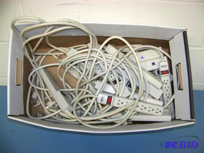 lot 63 image: (12) Fellowes and Tripp-Lite, Power Strips  Outlet Strips