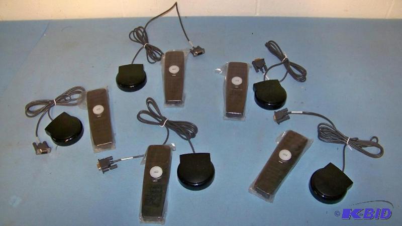 lot 86 image: Lot of NEW Wireless Computer  Mouse Remote Controls with Laser Pointer and IR Receivers