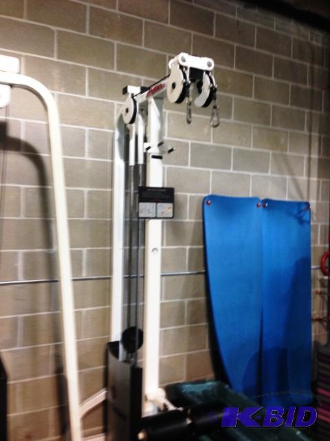 Life Fitness Lat pulldown