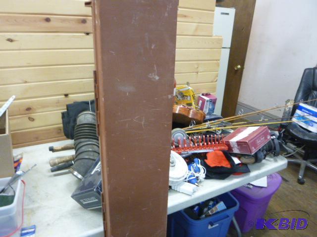 lot 100 image: Large Lot of Miscellaneous Items...