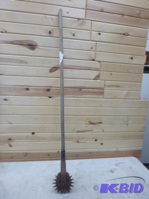 lot 119 image: Lawn Edger...