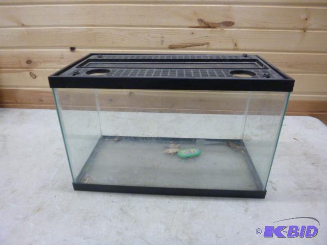 lot 122 image: Pet Cage 12 34" X 20" X 10 12&quo...