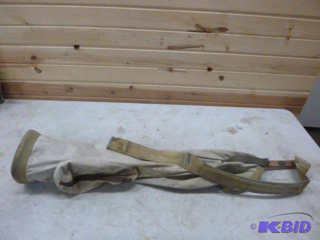 lot 139 image: Vintage Golf Bag...