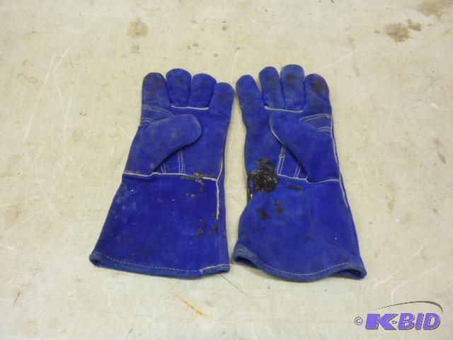 lot 157 image: Welding Gloves...