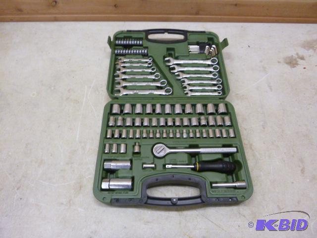 lot 167 image: 101 Piece Tool Set...