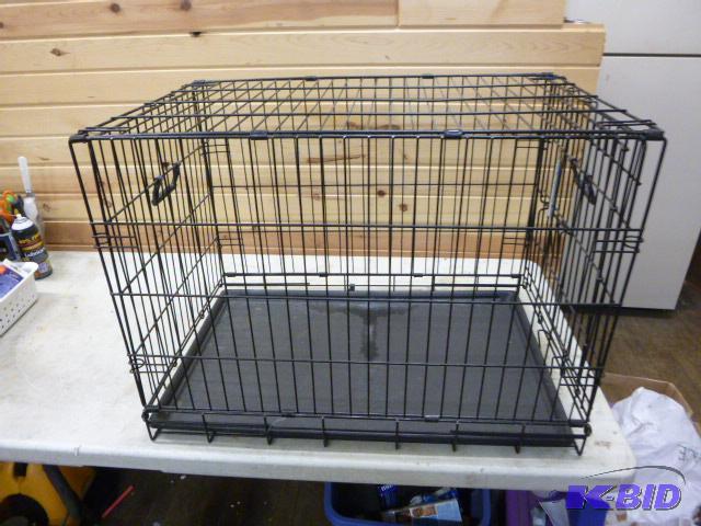 lot 17 image: Dog Kennel 22" X 30" X 19"...