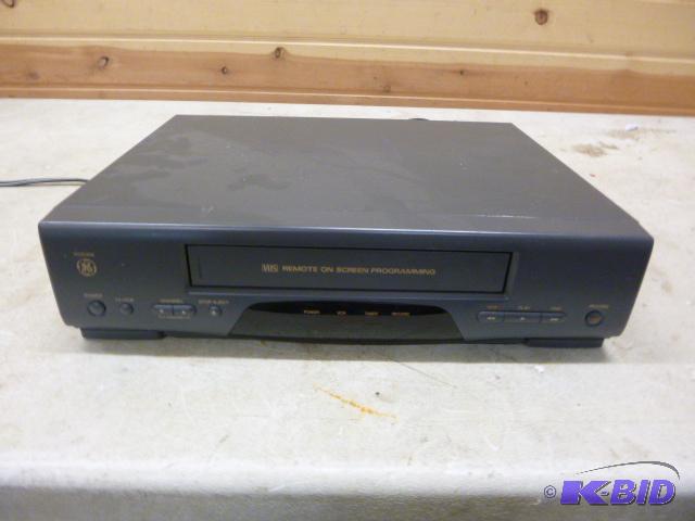 lot 176 image: GE VHS Tape Player Model VG2030A...