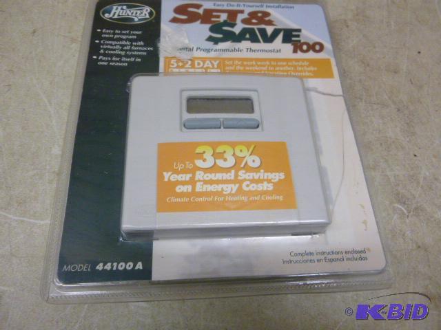 lot 184 image: Hunter Digital Programmable Thermomstat ...