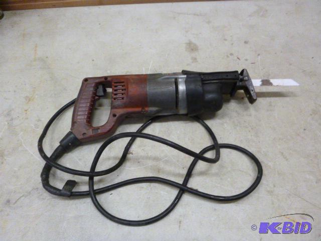 lot 190 image: Milwaukee Sawzall Tested and works....