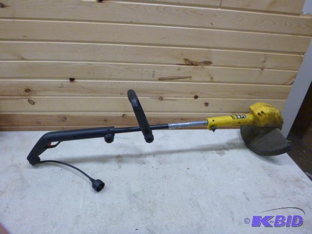 lot 202 image: McColloch Electric Trim-Mac 12TE II 12" ...