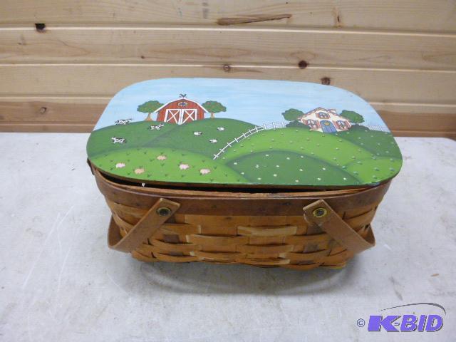 lot 212 image: Picnic Basket Has some damage....