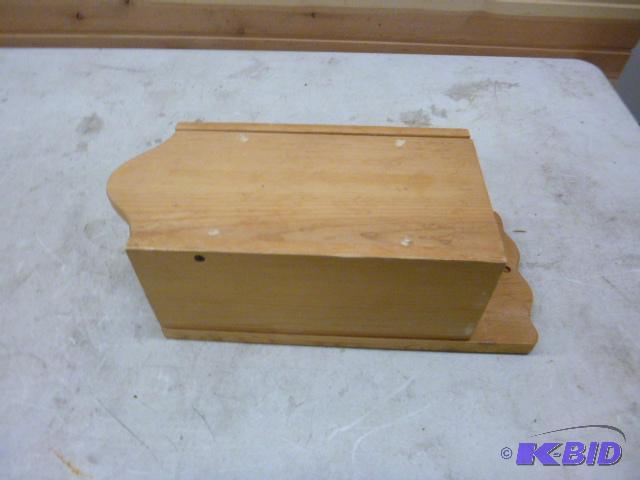 lot 221 image: Bat House...