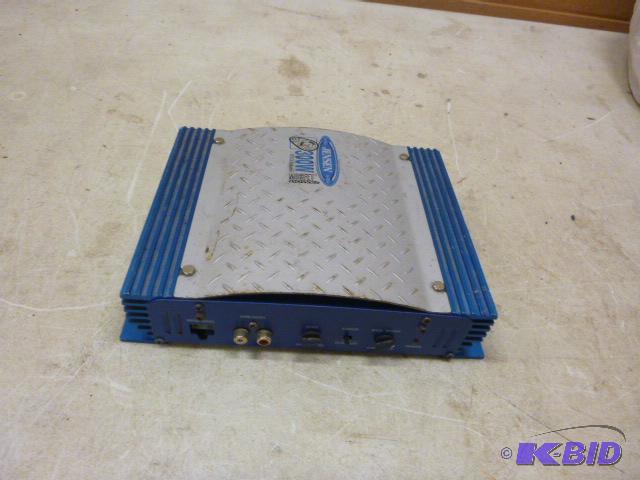lot 225 image: Jensen XZ3022LX Power Amplifier 300 watt, 12 ...